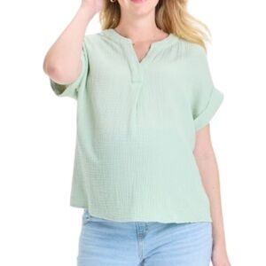 Isabel by Ingrid+Isabel NWT Short Sleeve V-Neck Maternity Gauze Blouse Sage M